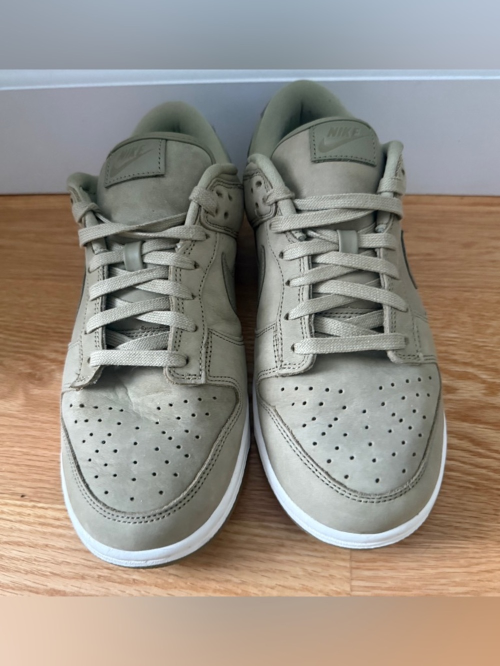 Nike dunk low olive (worn once)